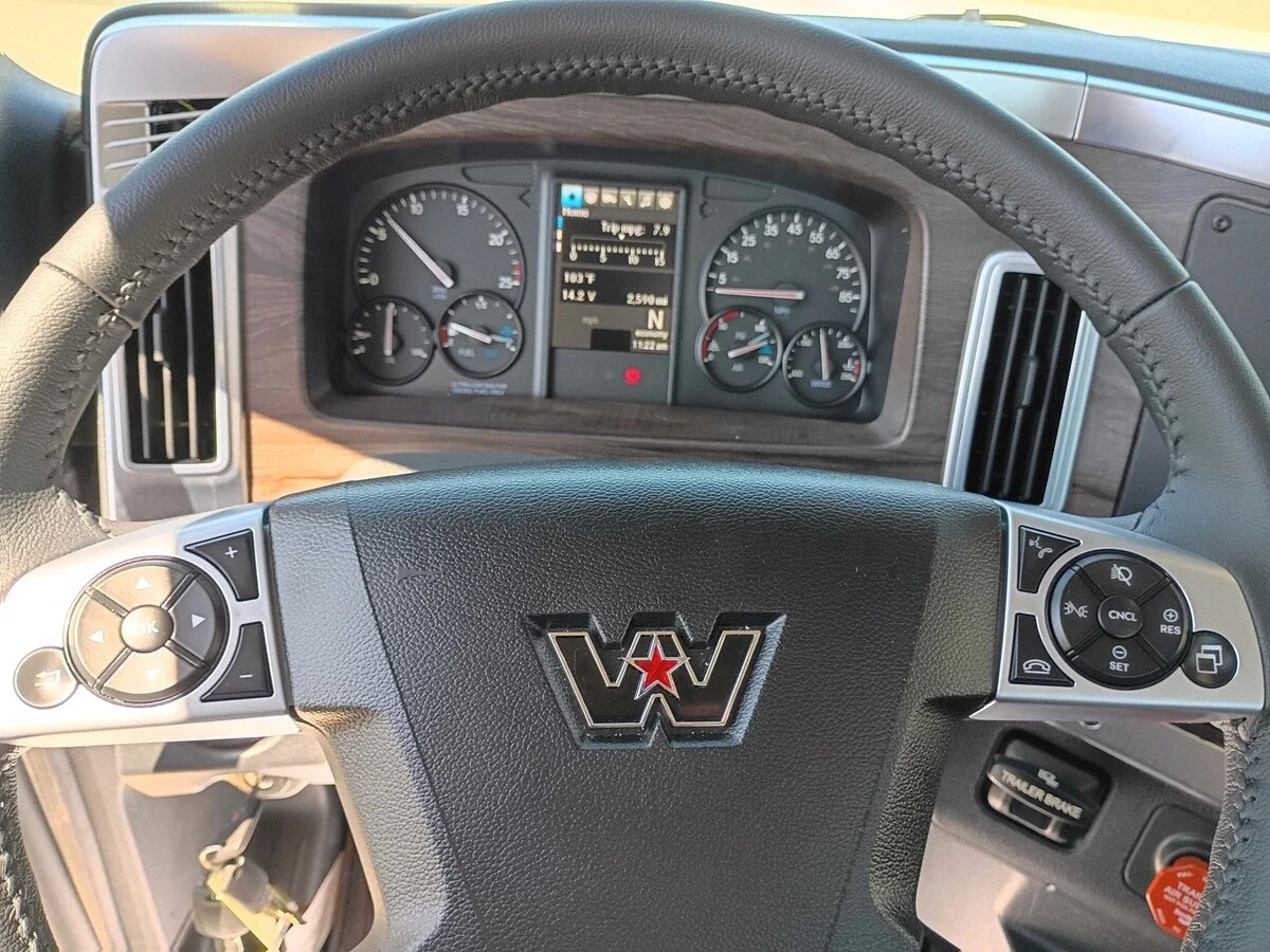 2027 Western Star 49X — photo 12