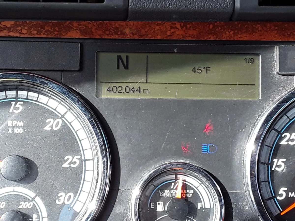 2018 Freightliner Cascadia - image 10