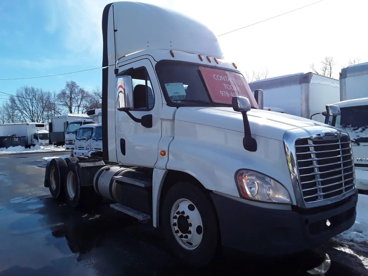 2018 Freightliner Cascadia in Salisbury, MA — photo 3