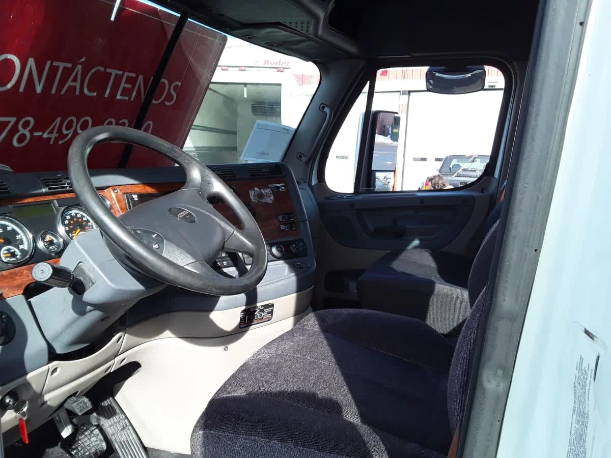 2018 Freightliner Cascadia in Salisbury, MA — photo 7
