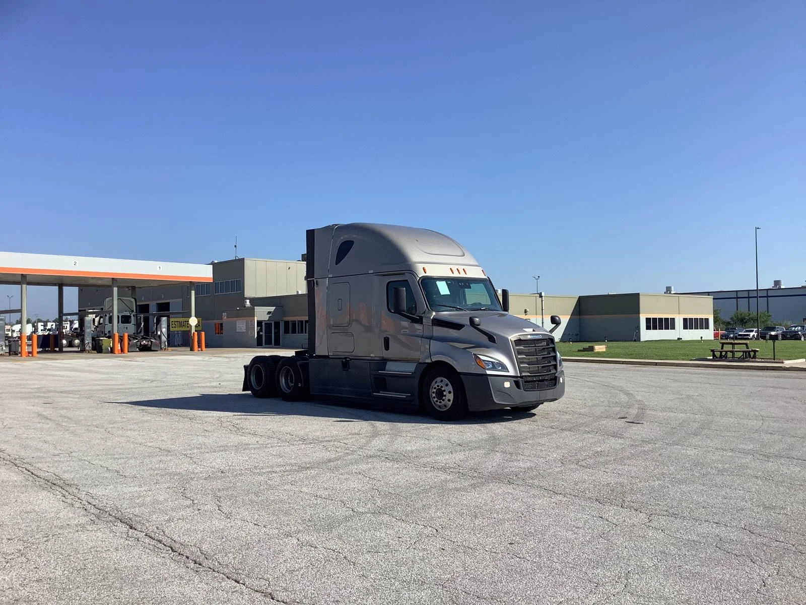 2023 Freightliner Cascadia in Edwardsville, IL