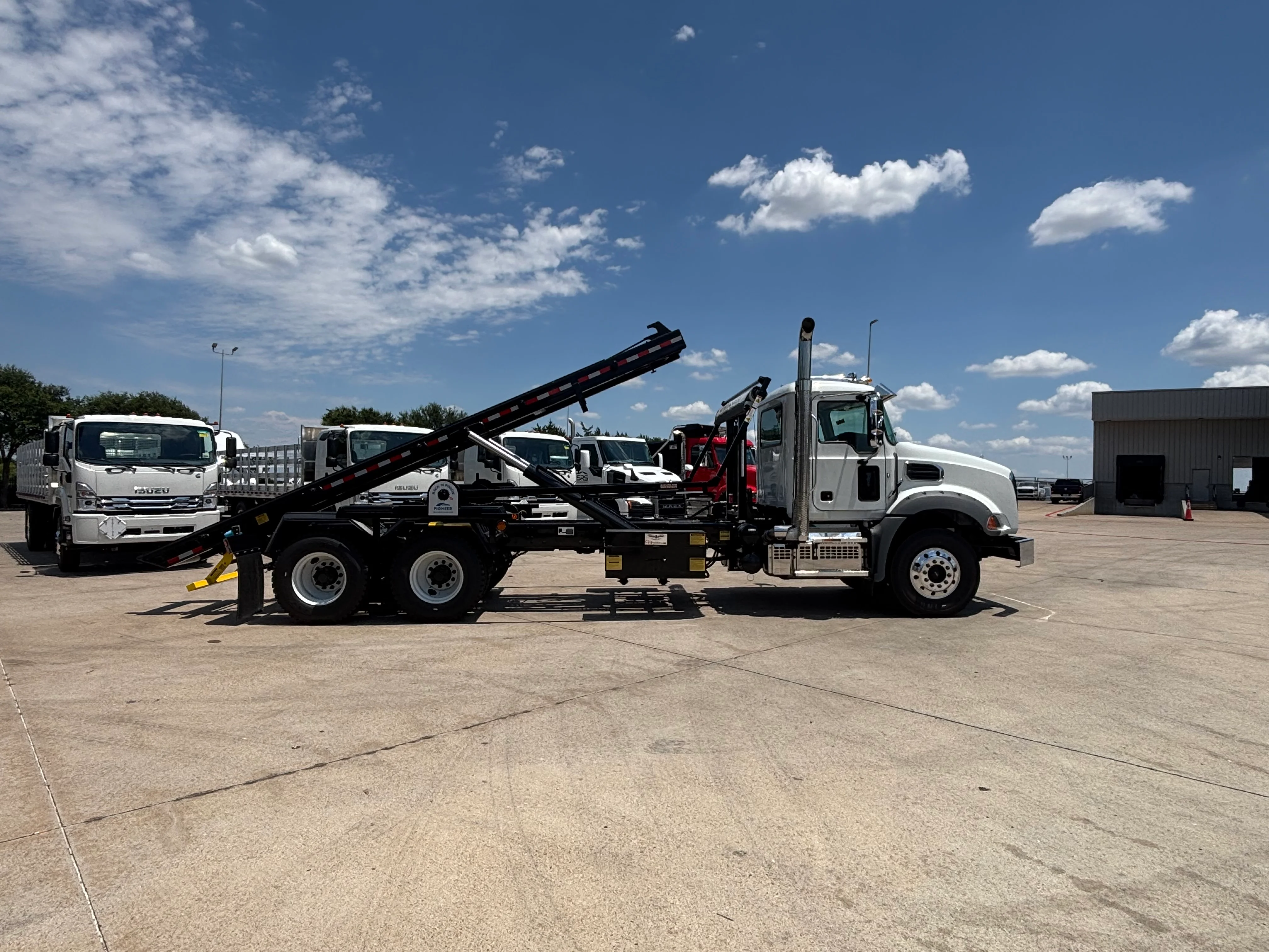 2026 Mack Granite in Dallas Irving Blvd, TX — photo 4
