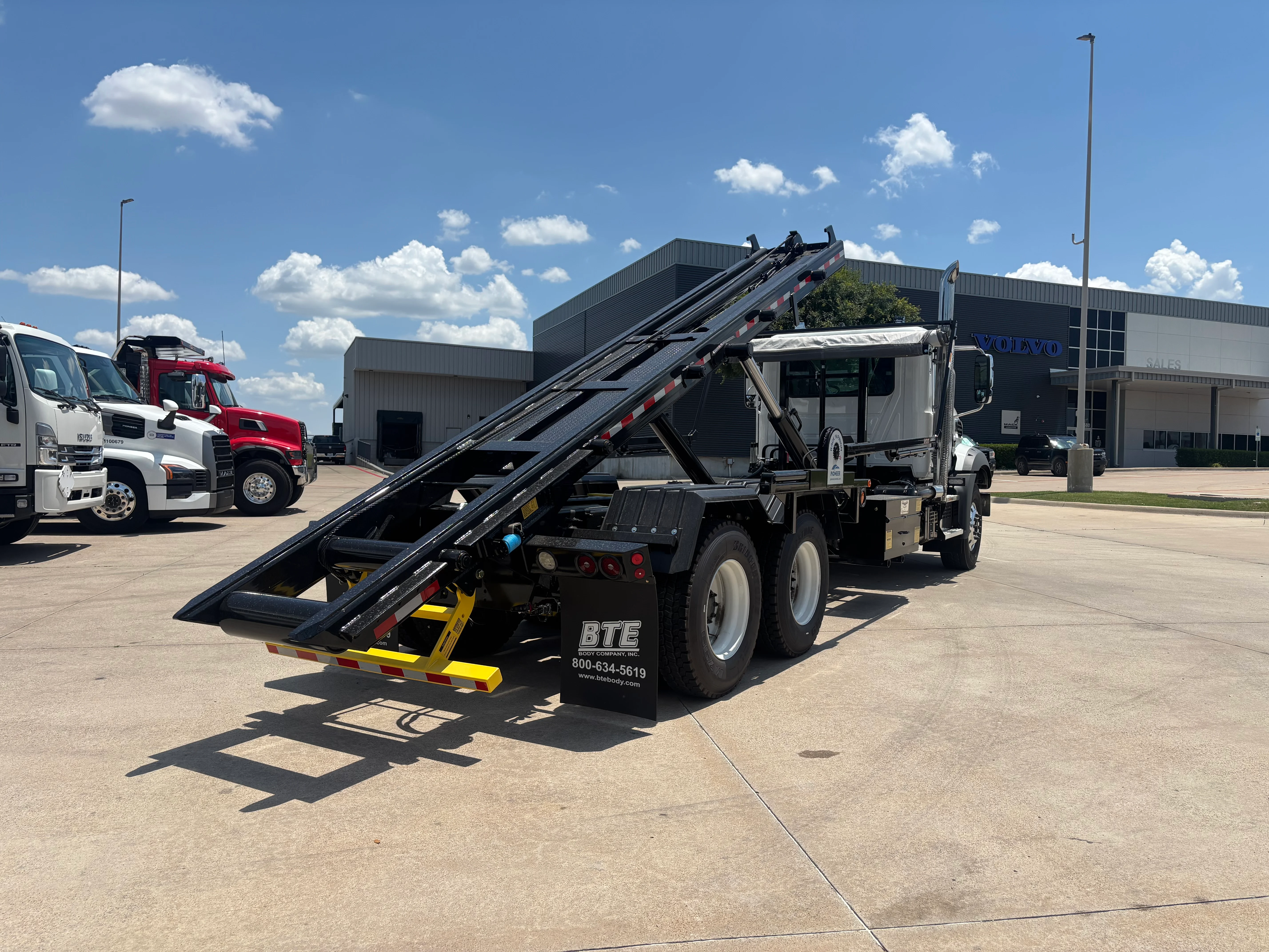 2026 Mack Granite in Dallas Irving Blvd, TX — photo 5