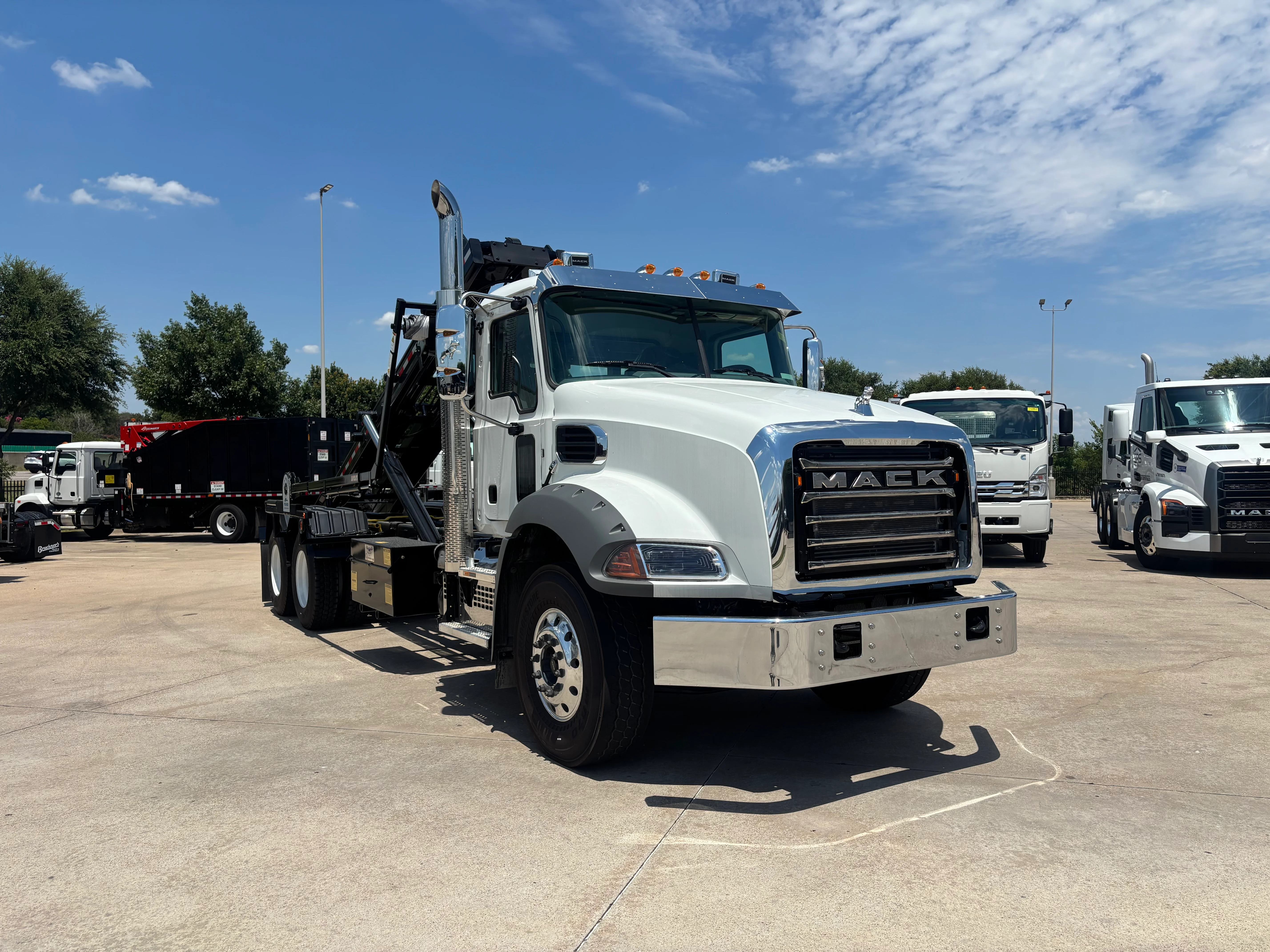 2026 Mack Granite in Dallas Irving Blvd, TX — photo 3