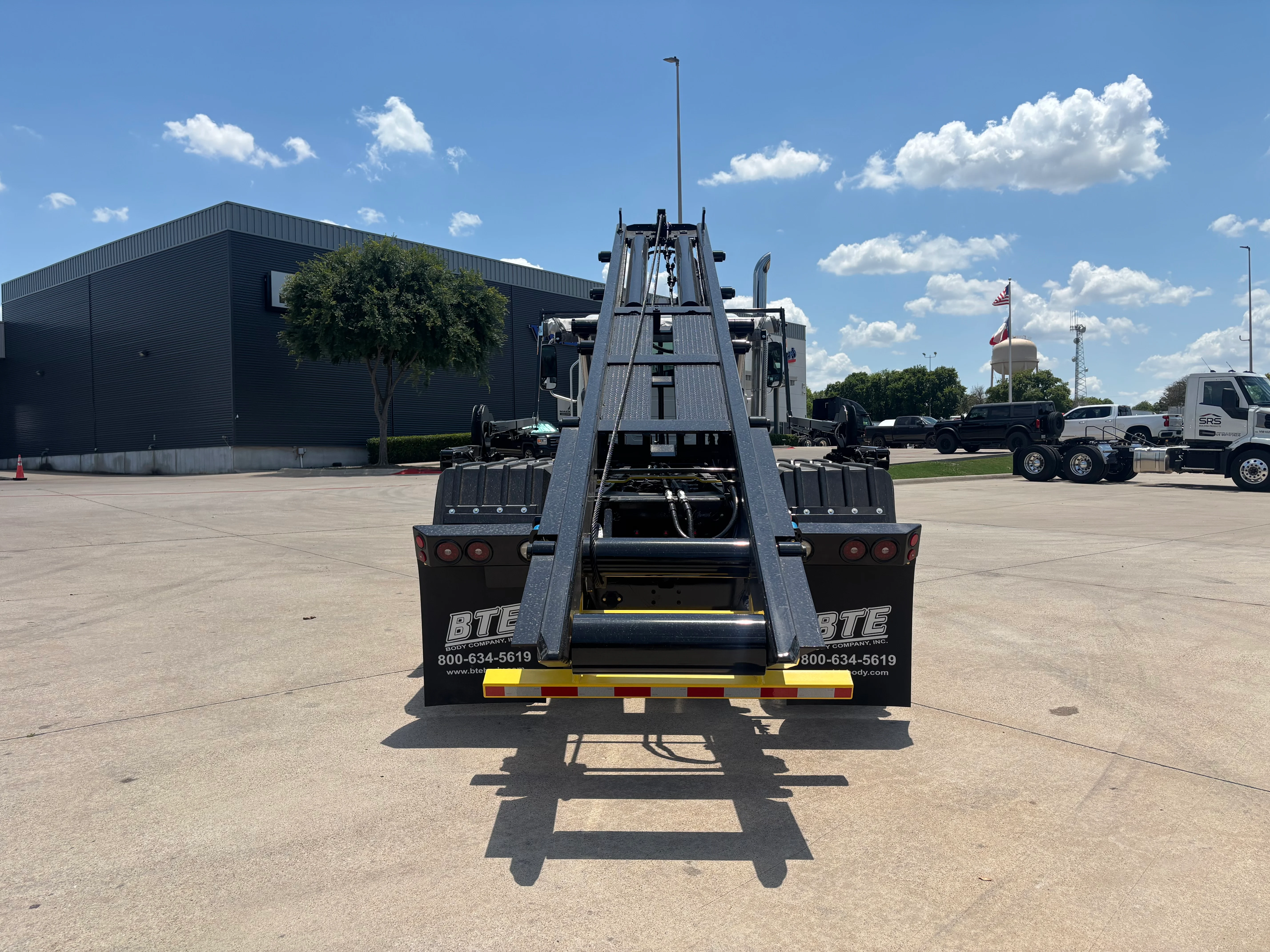 2026 Mack Granite in Dallas Irving Blvd, TX — photo 6