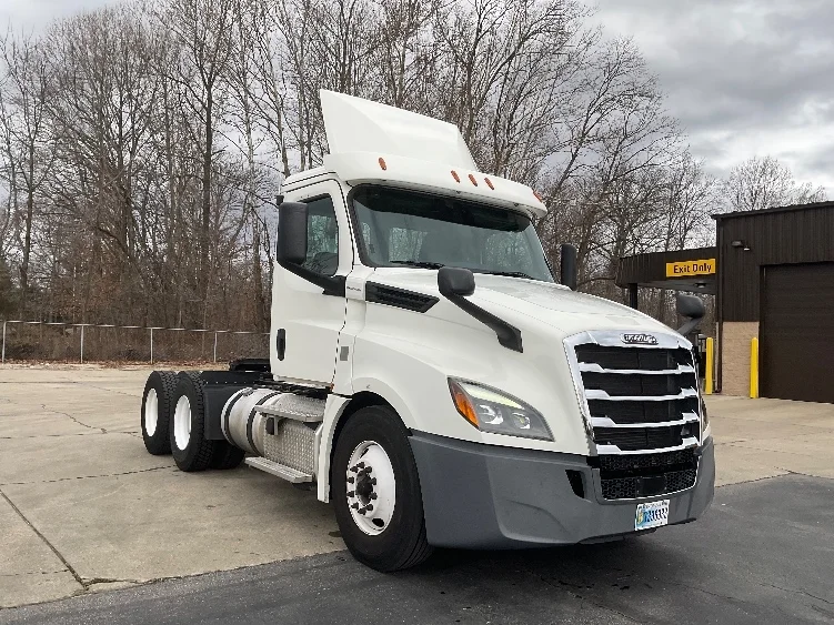 2019 Freightliner Cascadia in Bloomington, IN