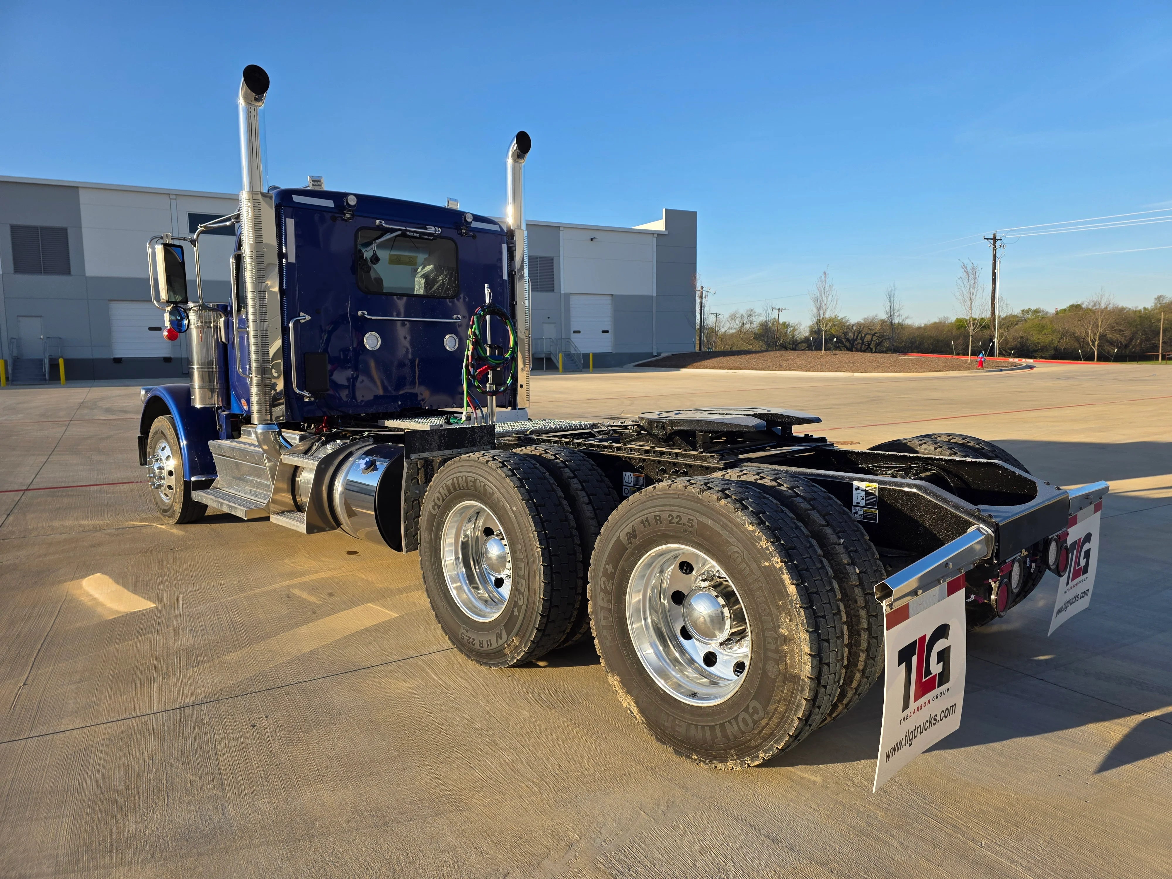 2027 Peterbilt 589 in Dayton, OH — photo 3