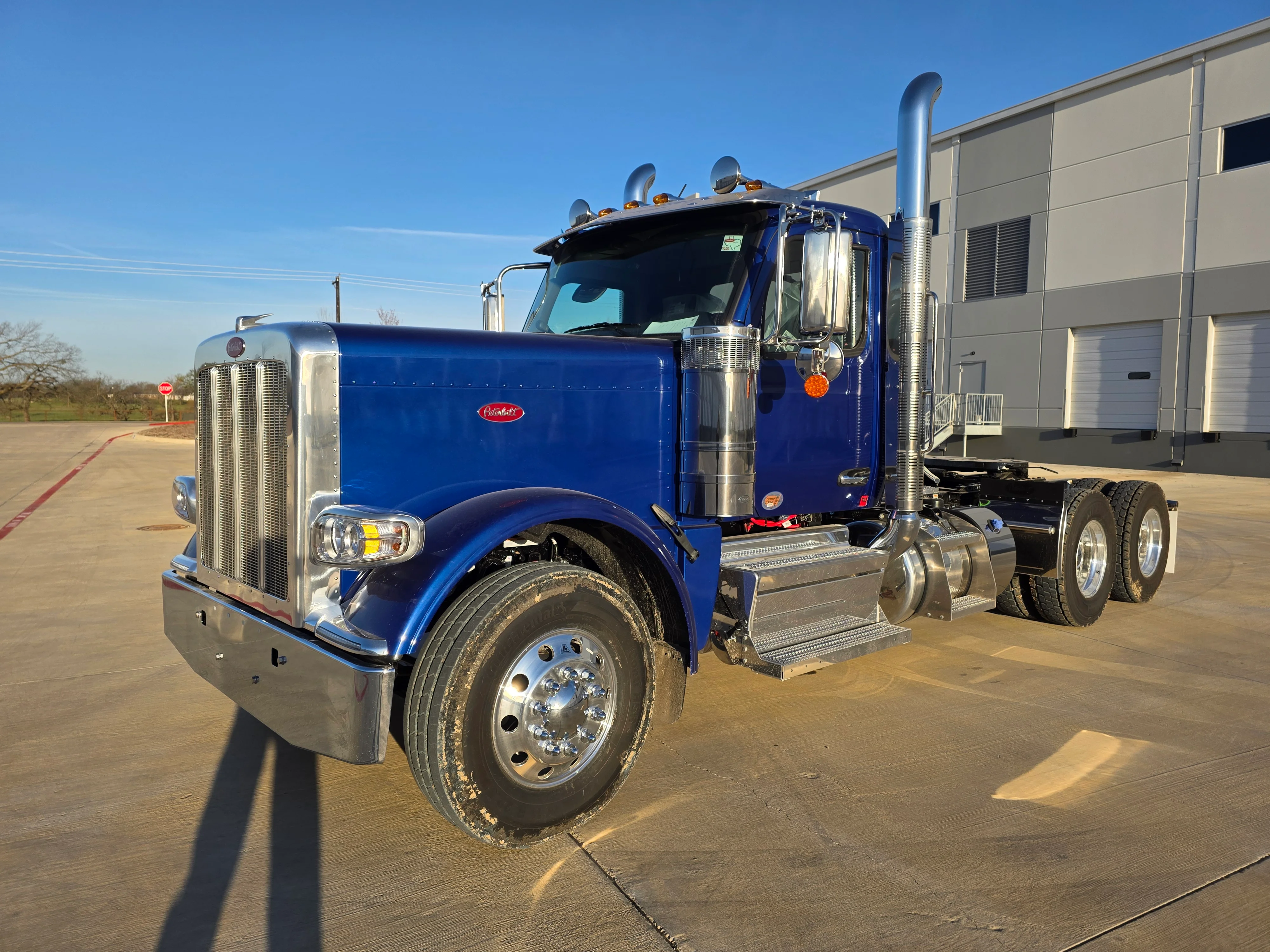 2027 Peterbilt 589 in Dayton, OH