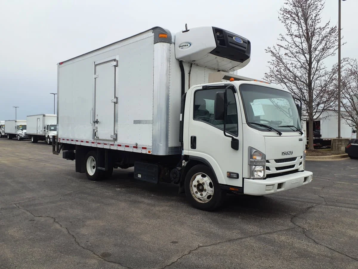 2019 Isuzu NPR - image 3