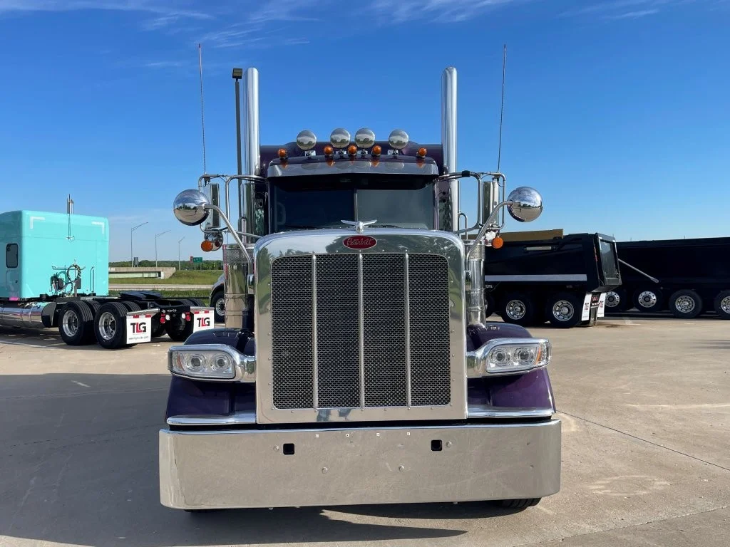 2023 Peterbilt 389 in Springfield, MO — photo 8