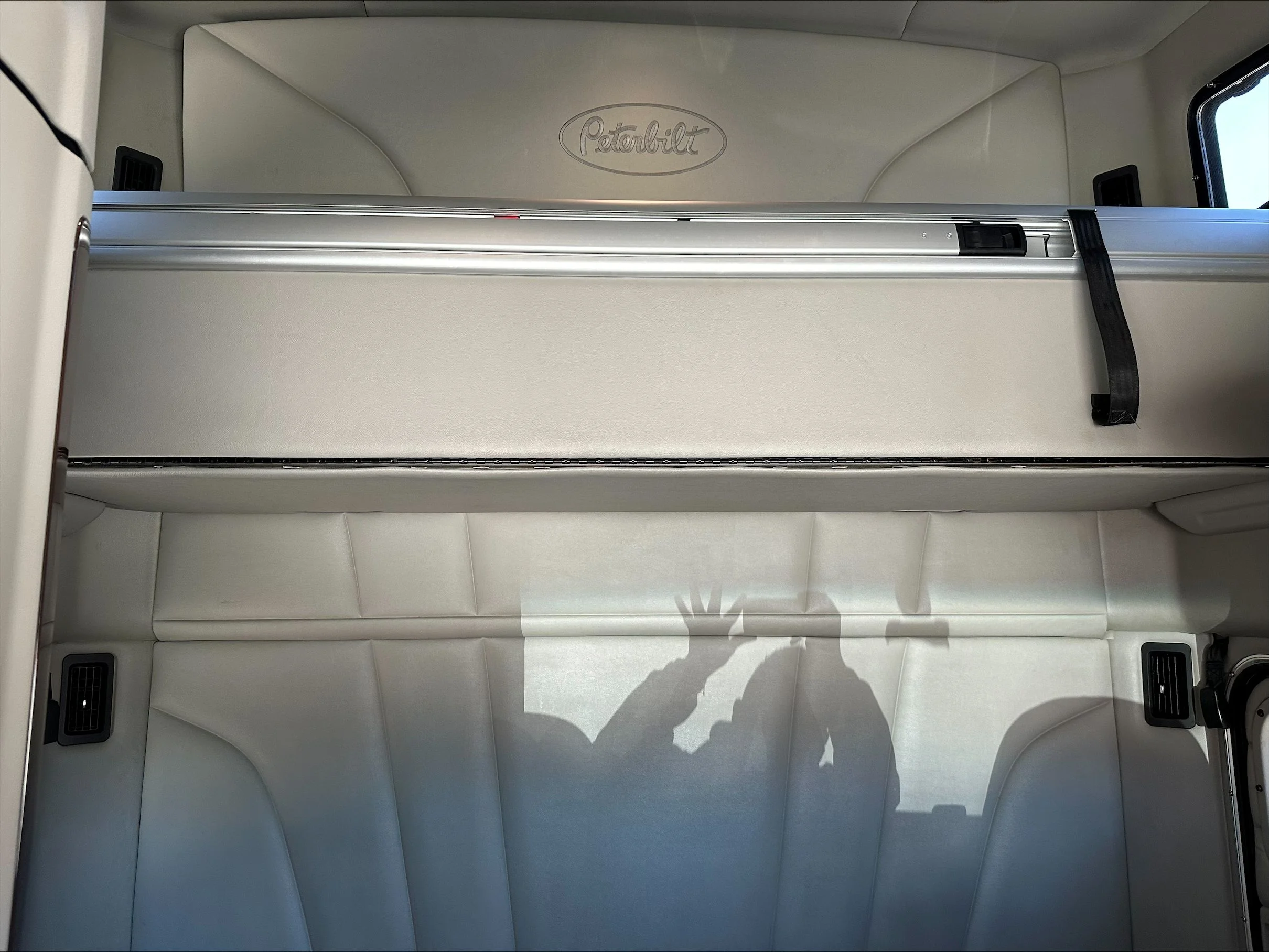 2020 Peterbilt 579 - image 11