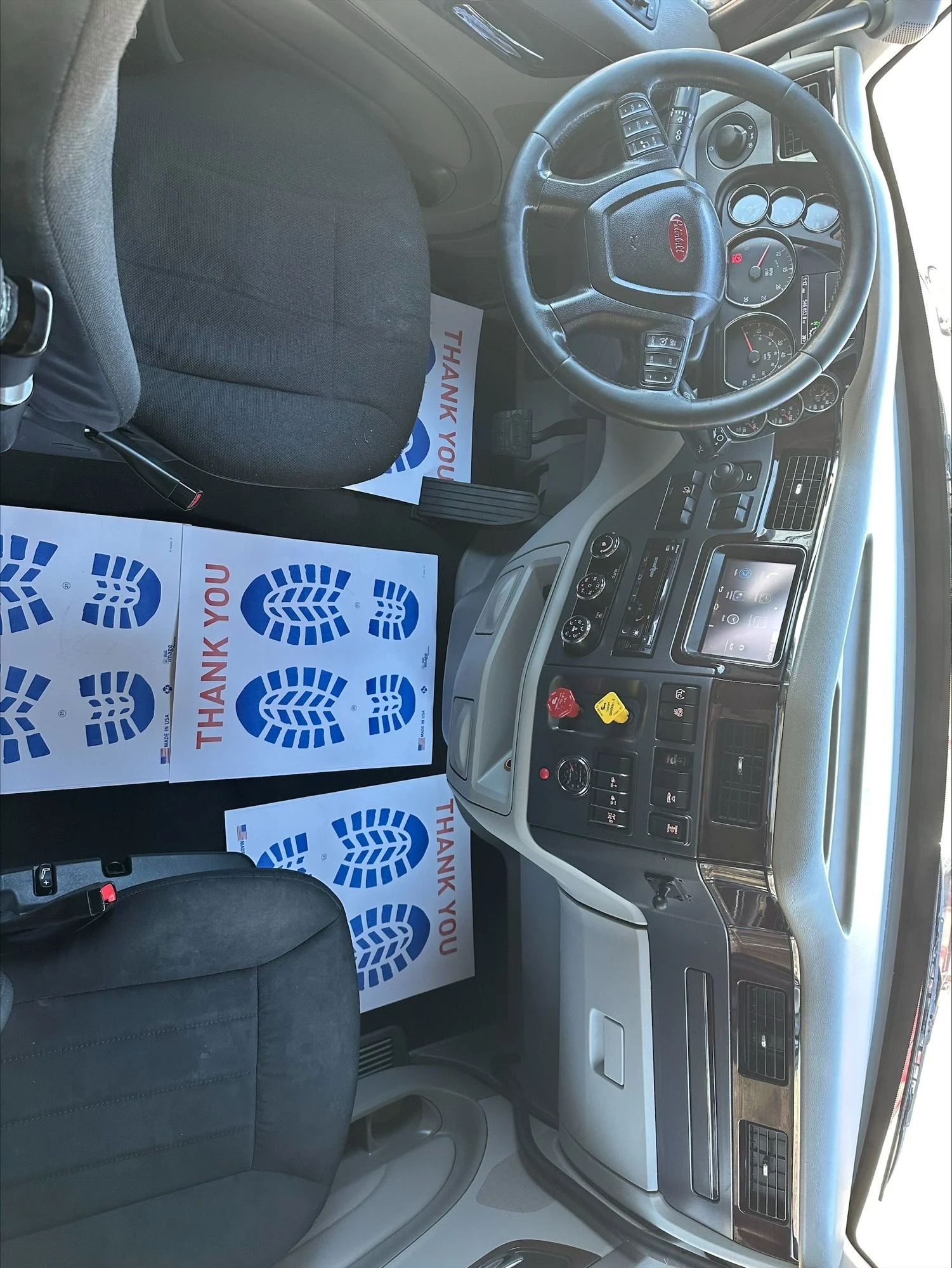 2020 Peterbilt 579 - image 9