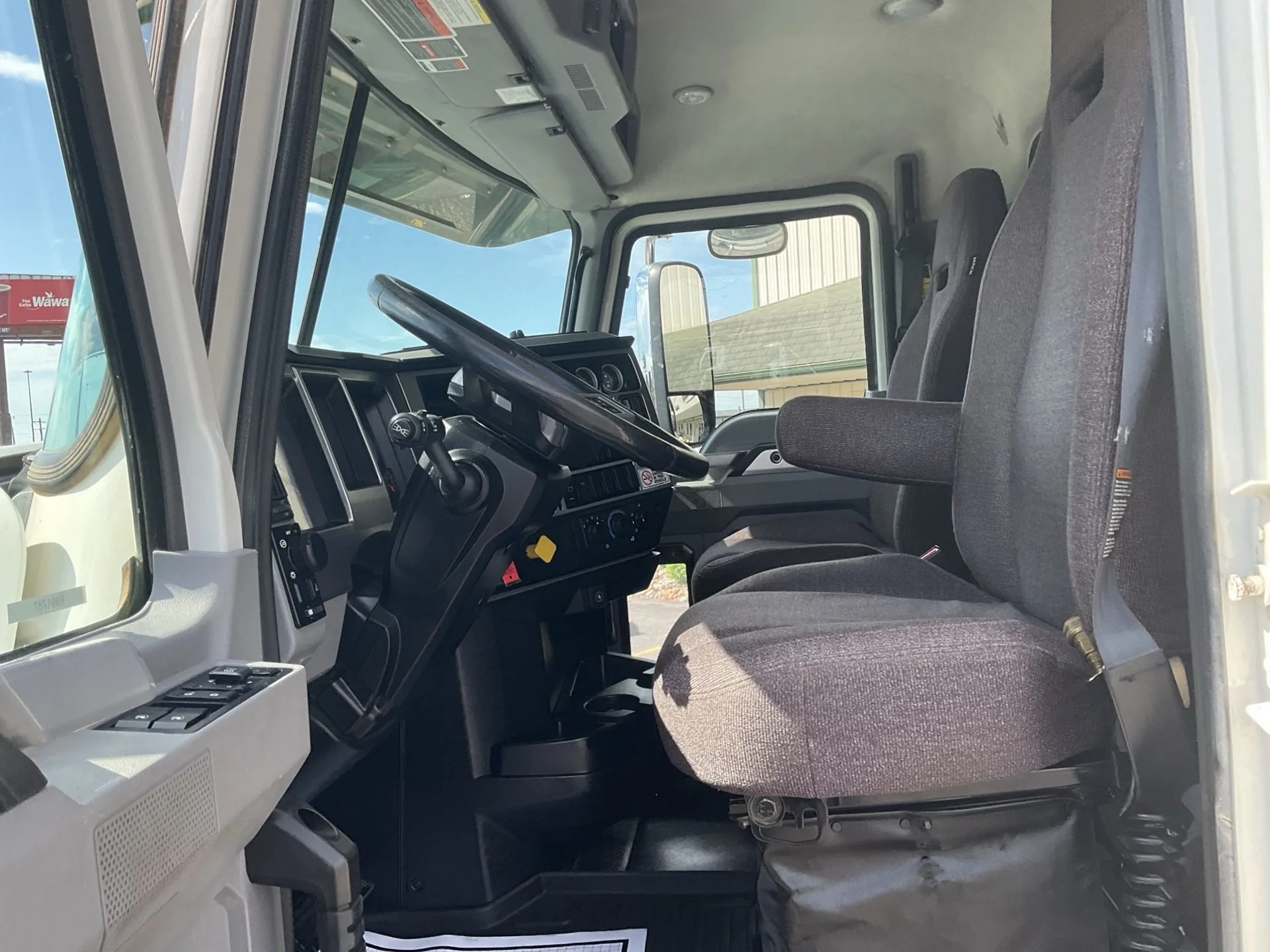 2020 Mack Granite - image 13