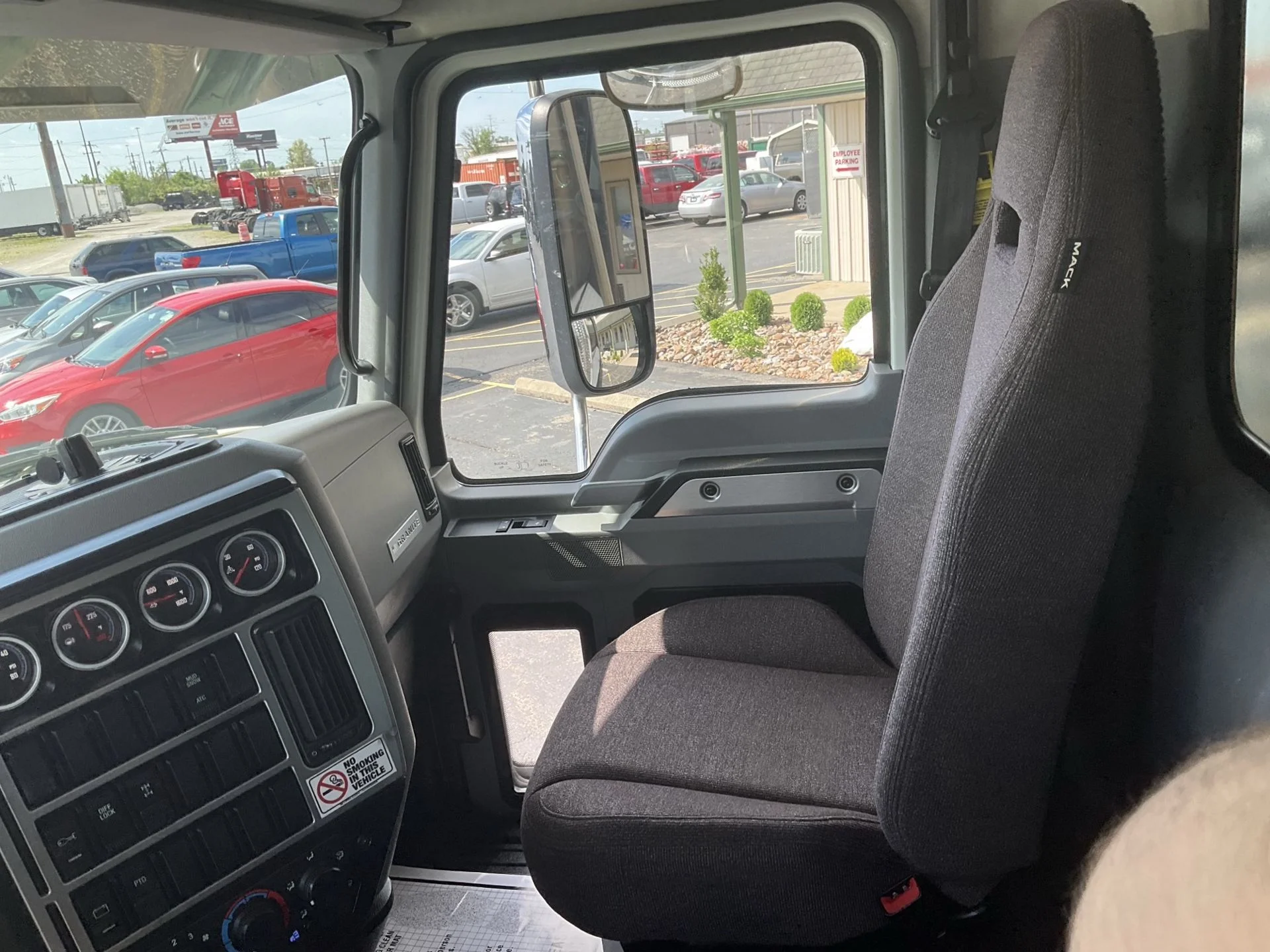 2020 Mack Granite in Clarksville, IN — photo 16