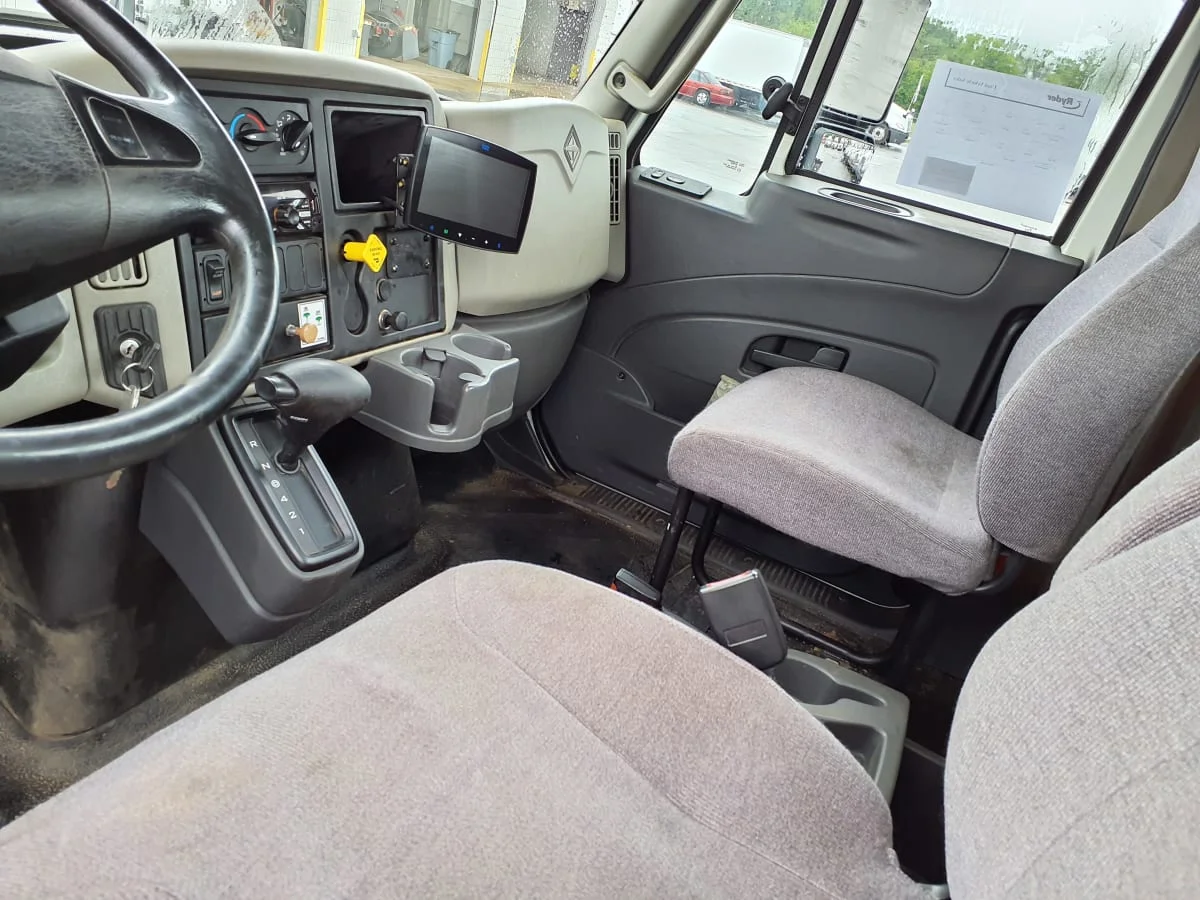 2018 International 4300 in Oak Creek, WI — photo 7