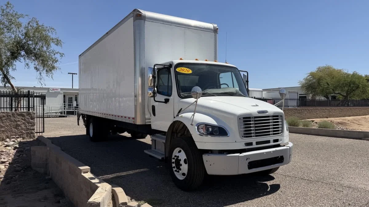 2020 Freightliner M2 106 in Phoenix, AZ — photo 3