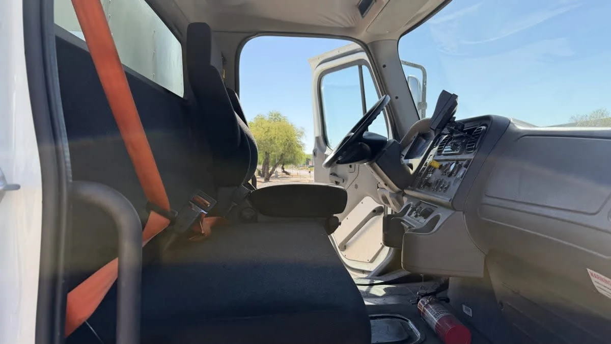 2020 Freightliner M2 106 in Phoenix, AZ — photo 16