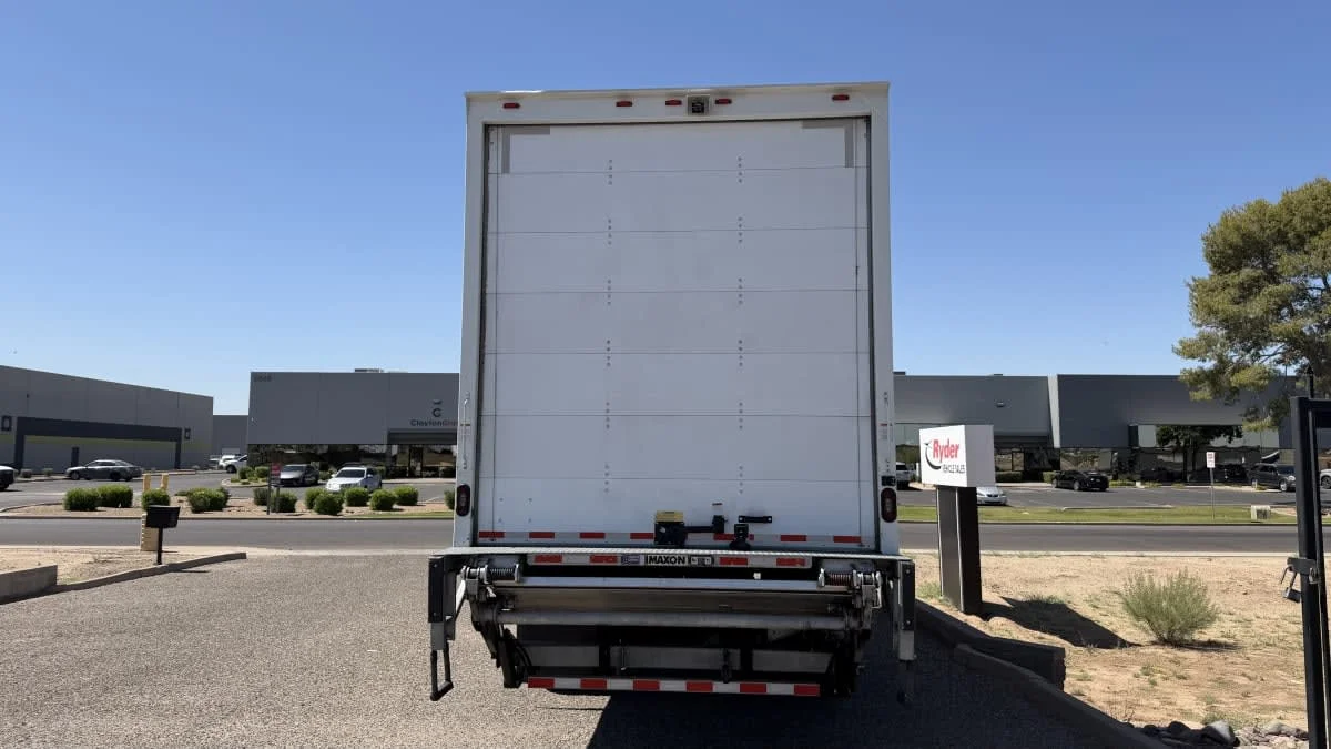 2020 Freightliner M2 106 in Phoenix, AZ — photo 5