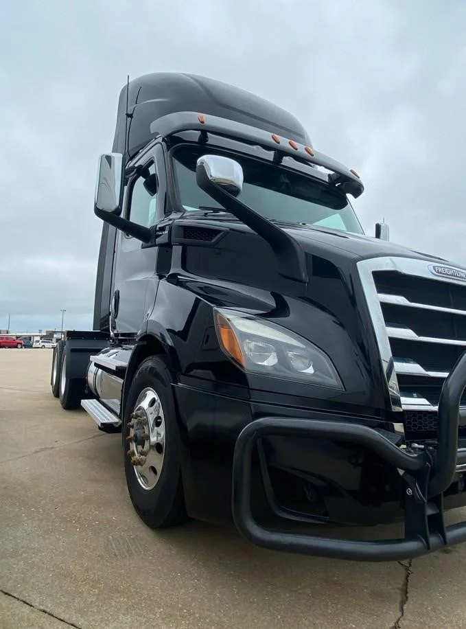 2022 Freightliner Cascadia in Easton, PA
