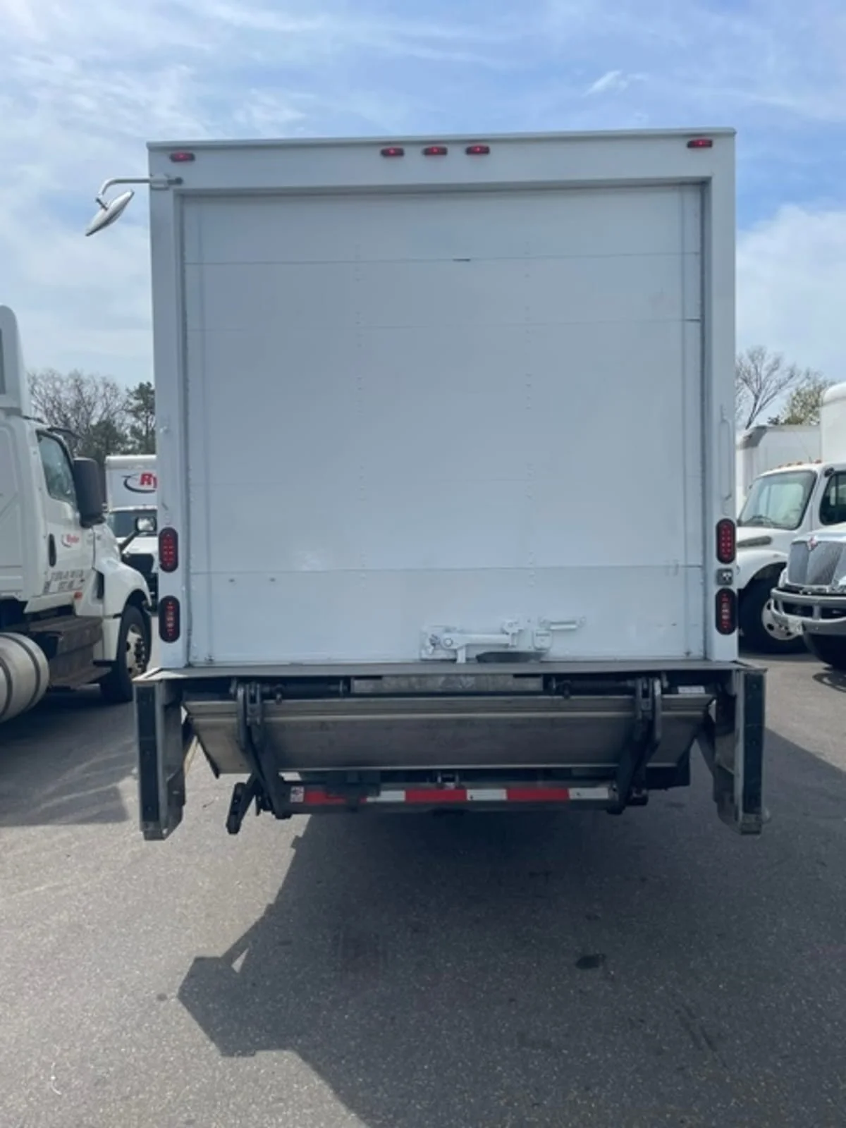 2019 Hino 195 in Farmingdale, NY — photo 5
