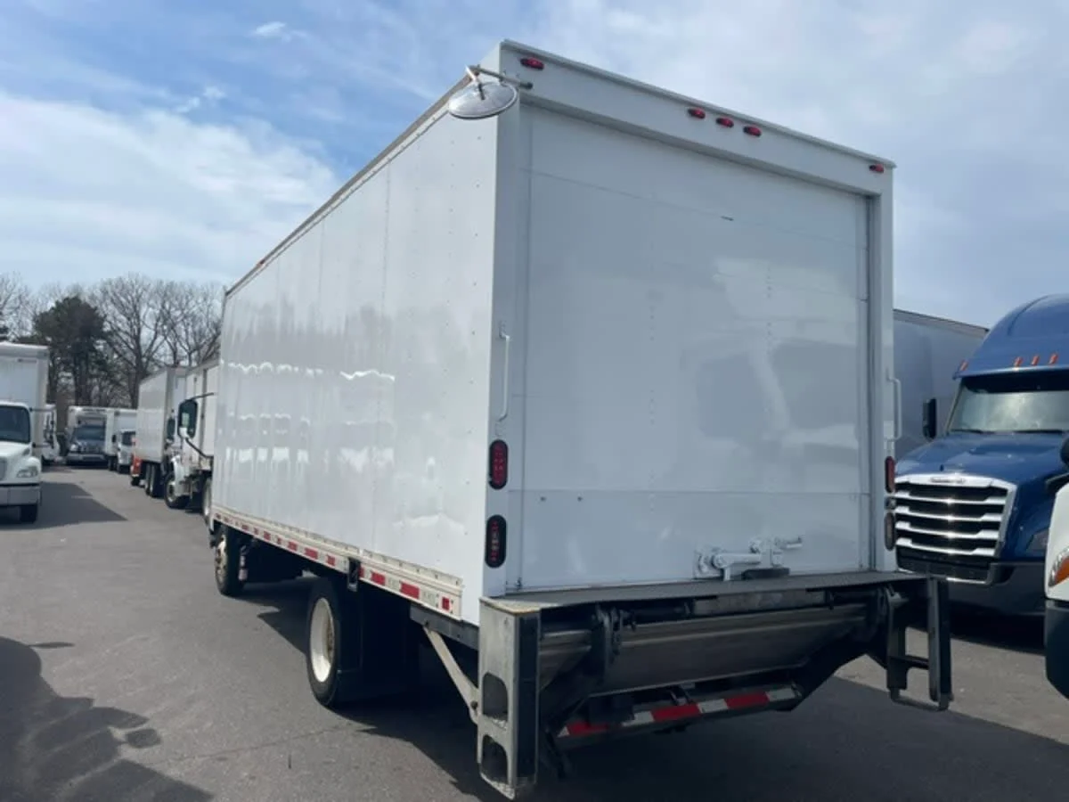 2019 Hino 195 in Farmingdale, NY — photo 6