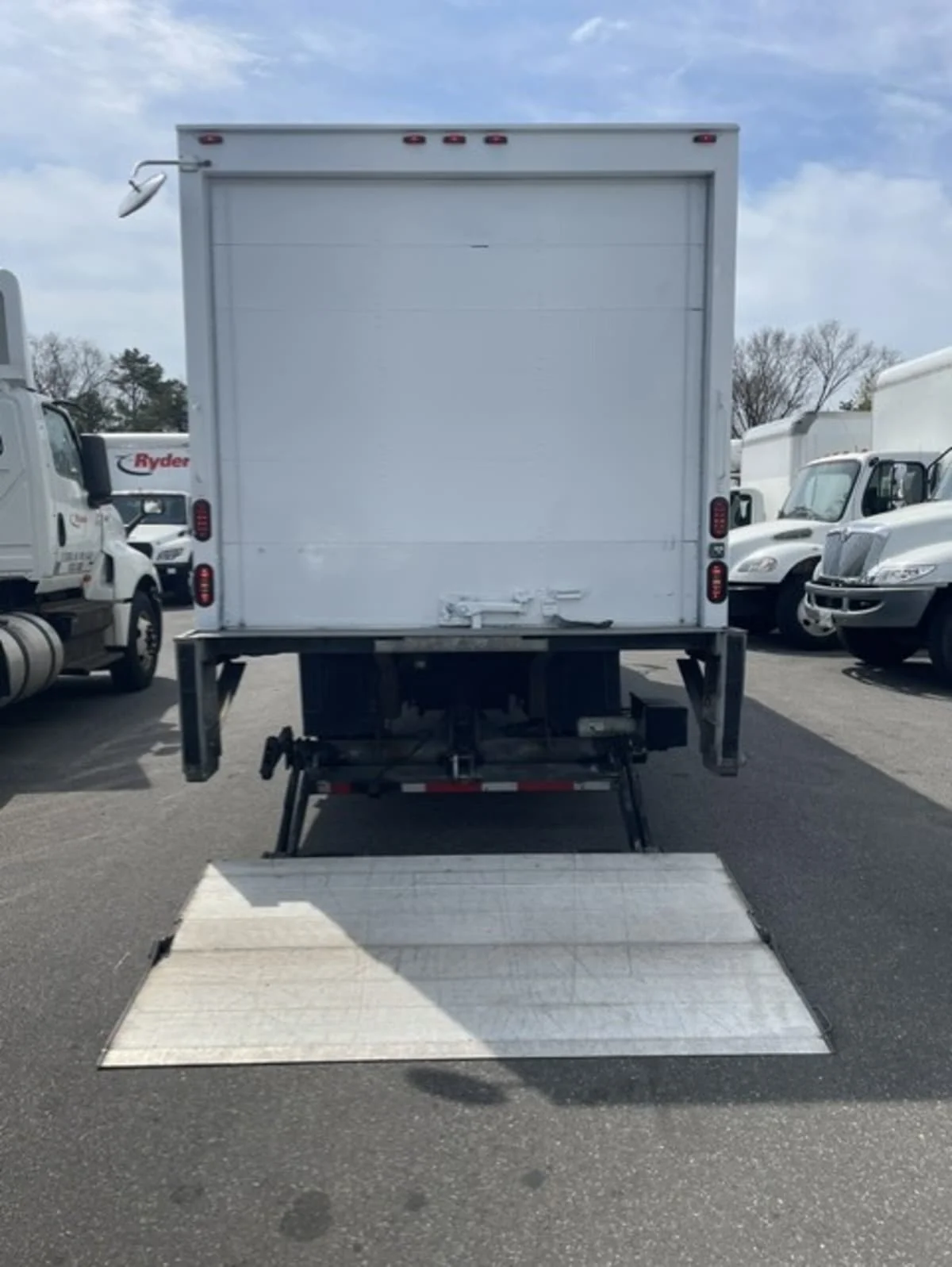 2019 Hino 195 in Farmingdale, NY — photo 11
