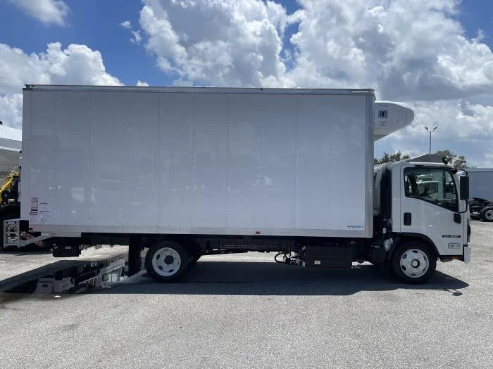 2026 Isuzu NRR — photo 8