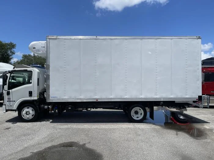 2026 Isuzu NRR — photo 4