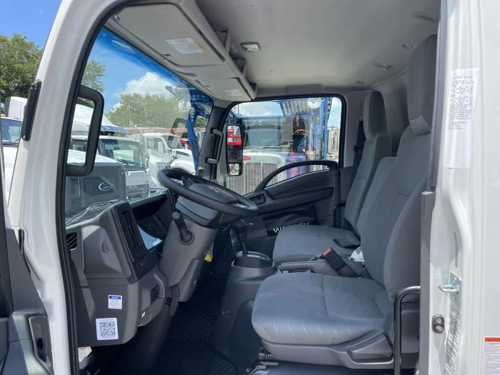 2026 Isuzu NRR — photo 11