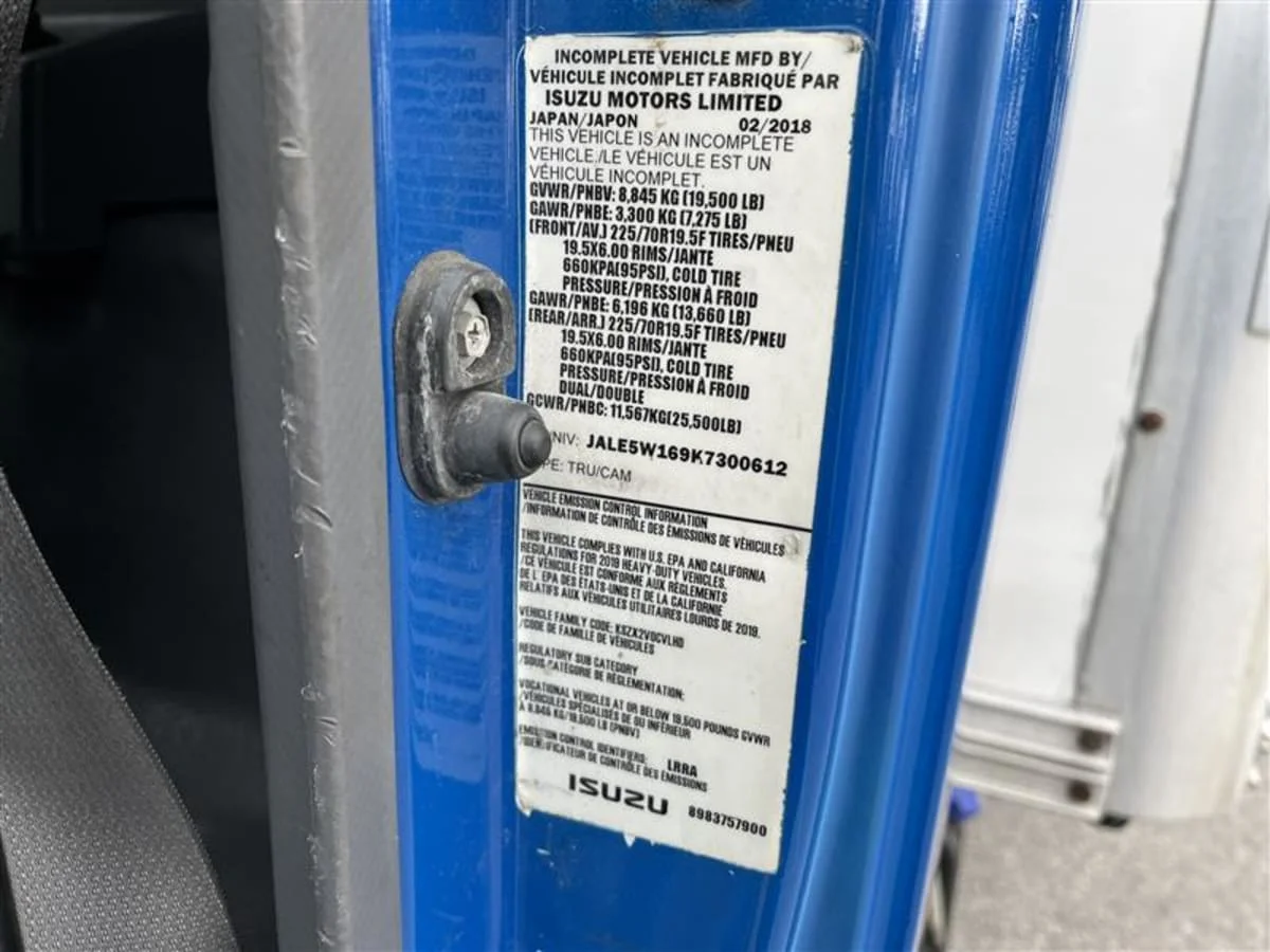 2019 Isuzu NRR in Beltsville, MD — photo 12