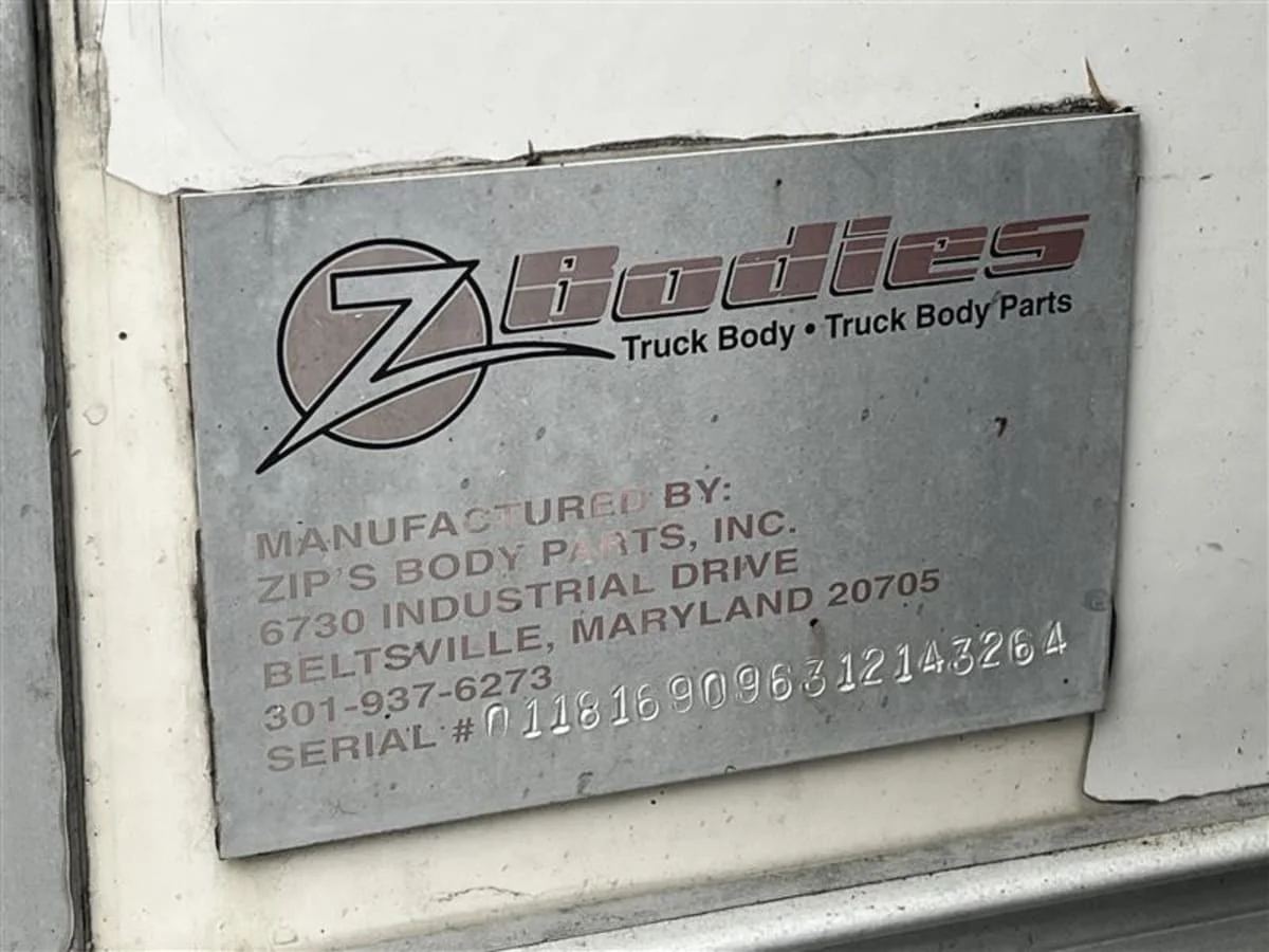 2019 Isuzu NRR in Beltsville, MD — photo 10