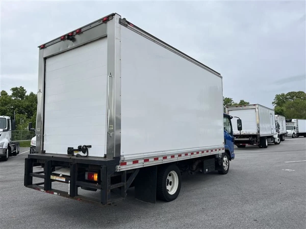 2019 Isuzu NRR in Beltsville, MD — photo 4