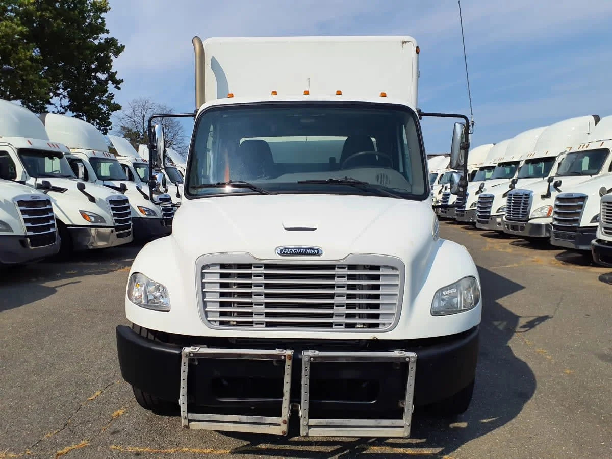 2014 Freightliner M2 106 - image 2