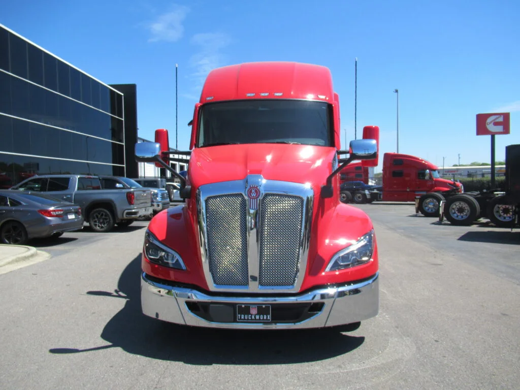 2027 Kenworth in Birmingham, AL — photo 3