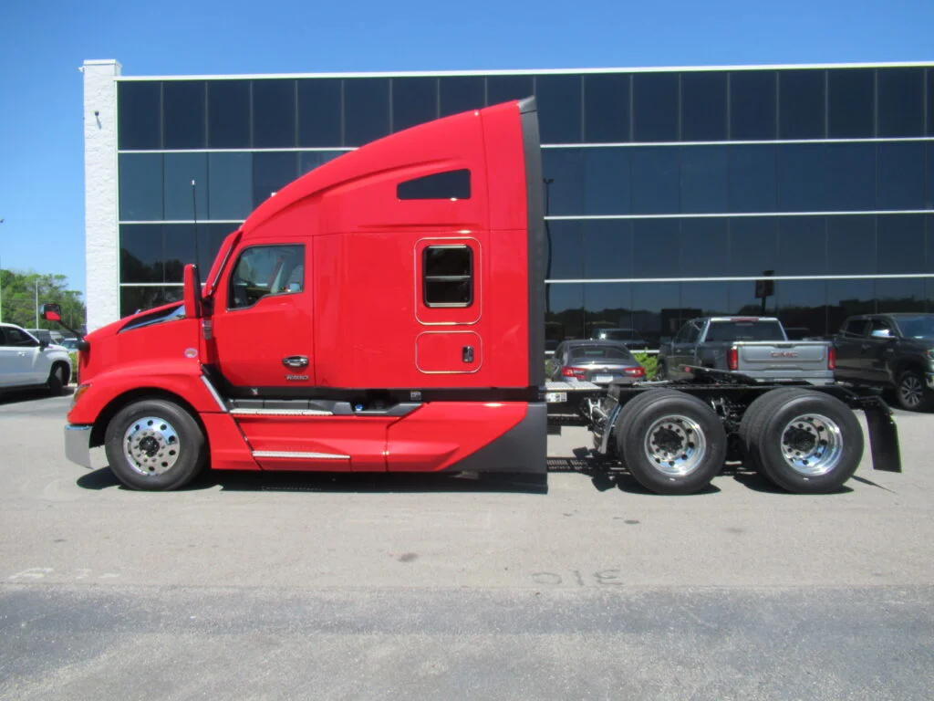 2027 Kenworth in Birmingham, AL — photo 2