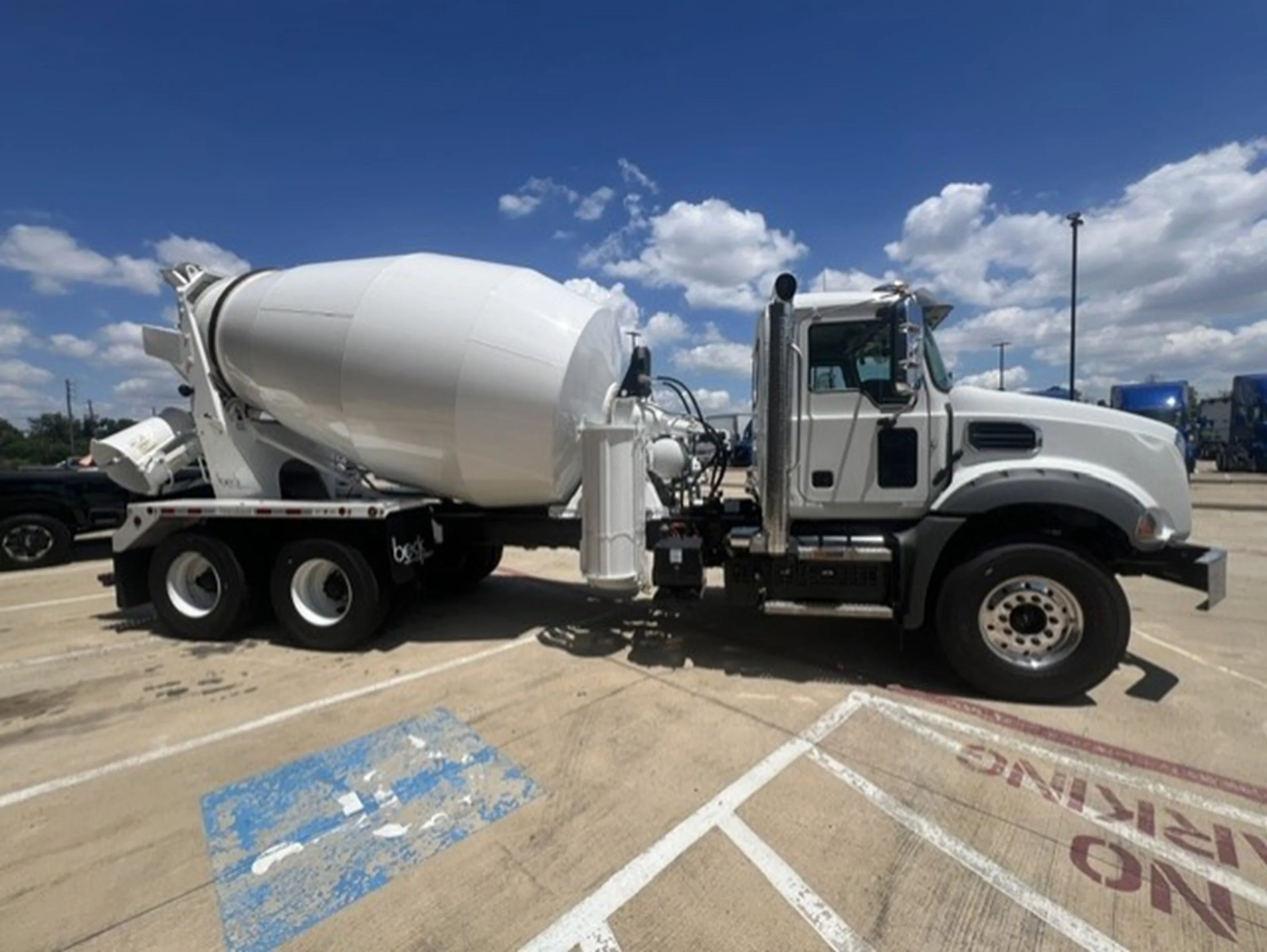 2027 Mack Granite in Houston, TX — photo 3