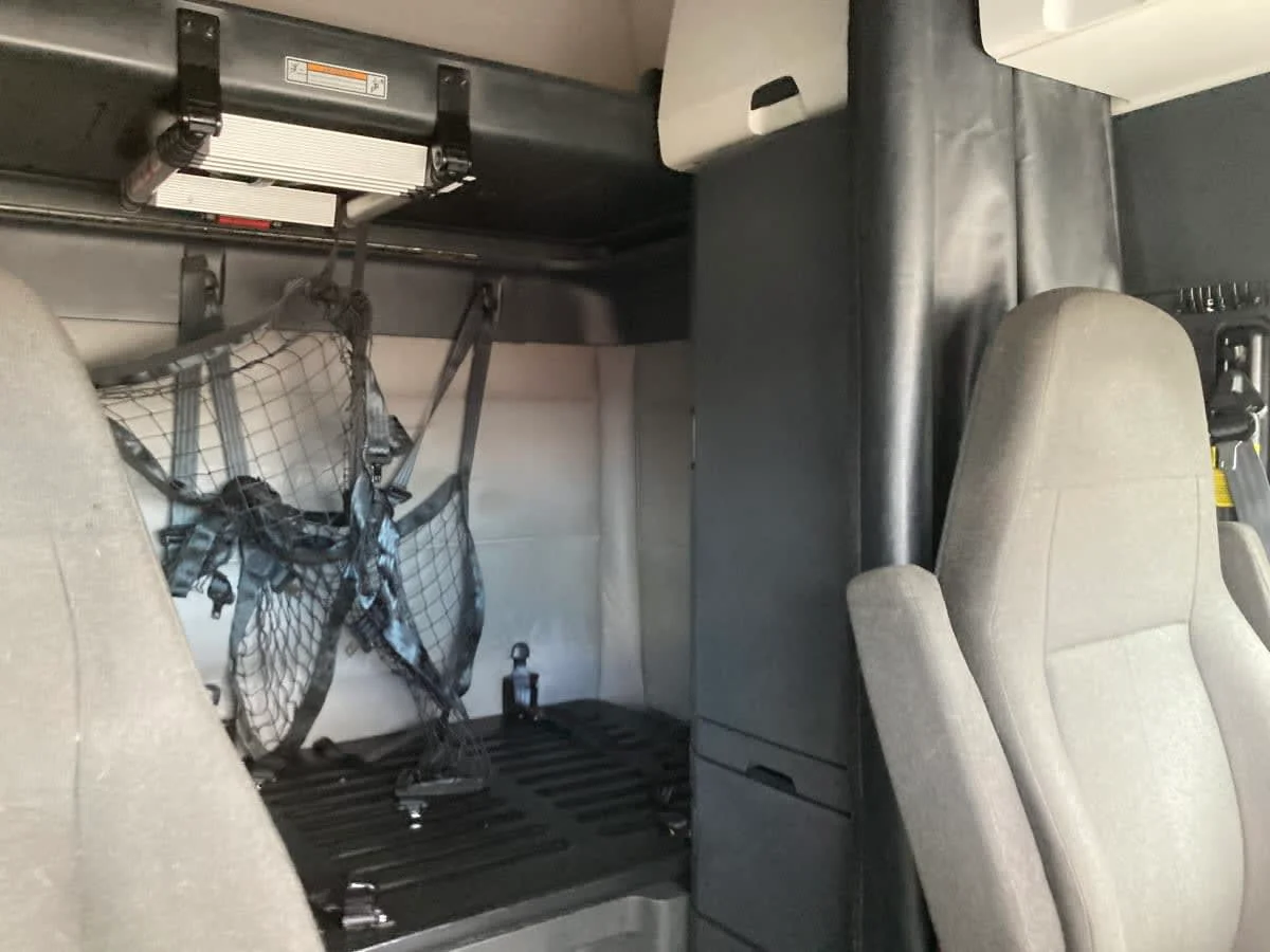 2021 Freightliner Cascadia in Springfield, MA — photo 14