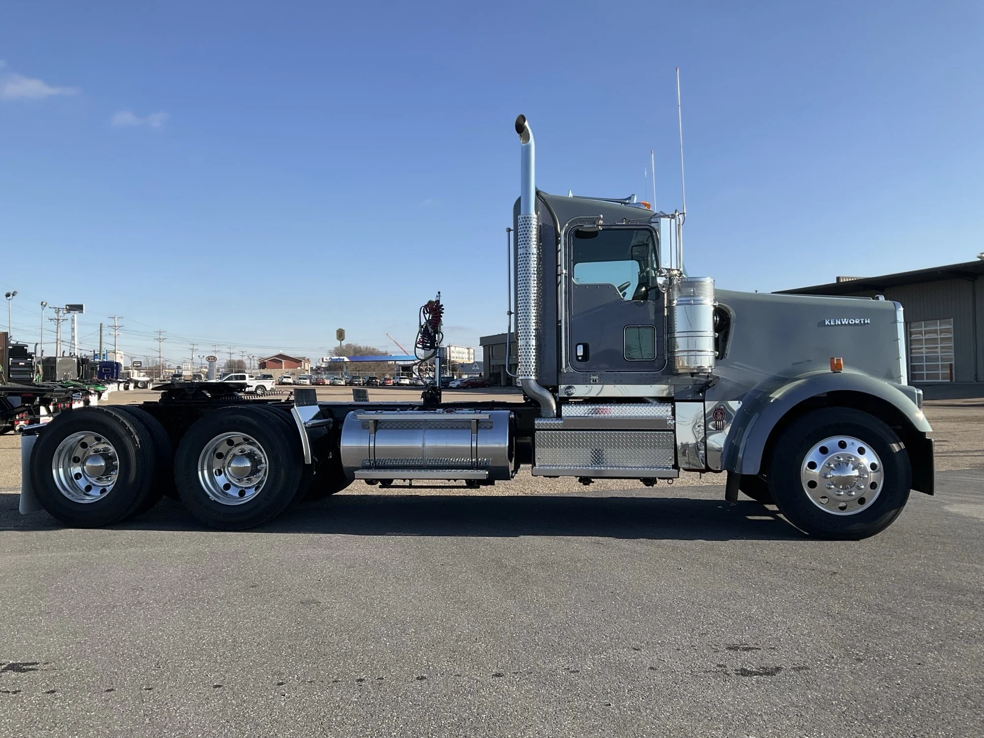 2026 Kenworth W900 - image 6