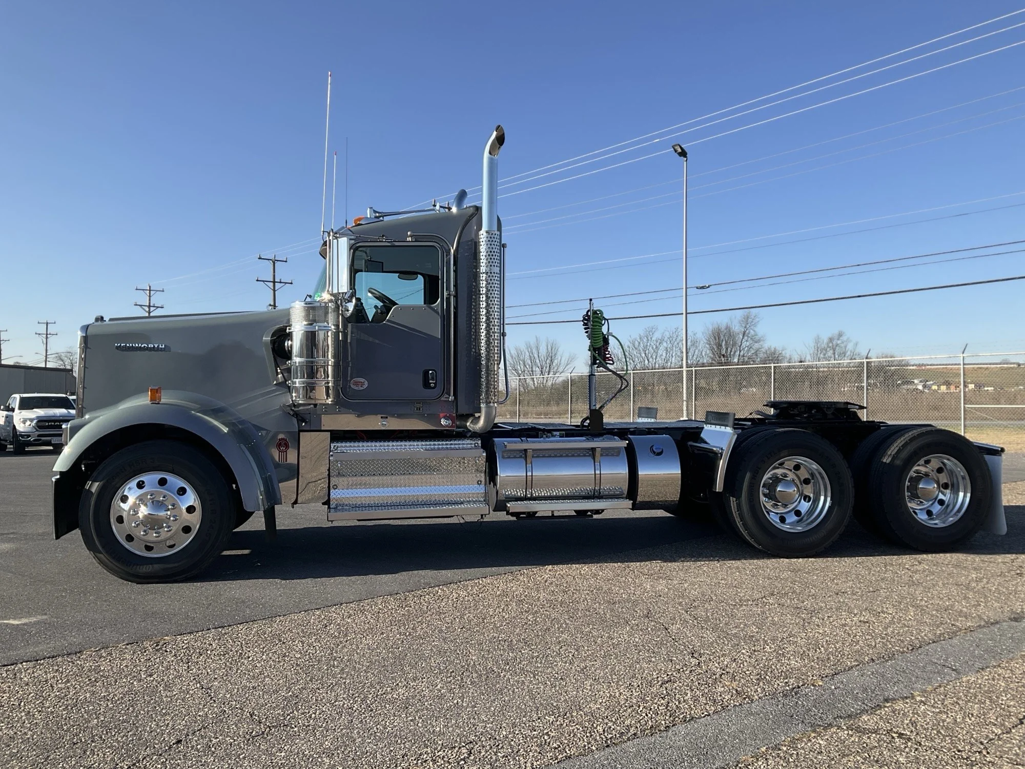 2026 Kenworth W900 - image 2