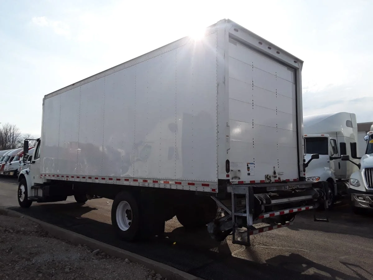 2019 Freightliner M2 106 in Bolingbrook, IL — photo 6