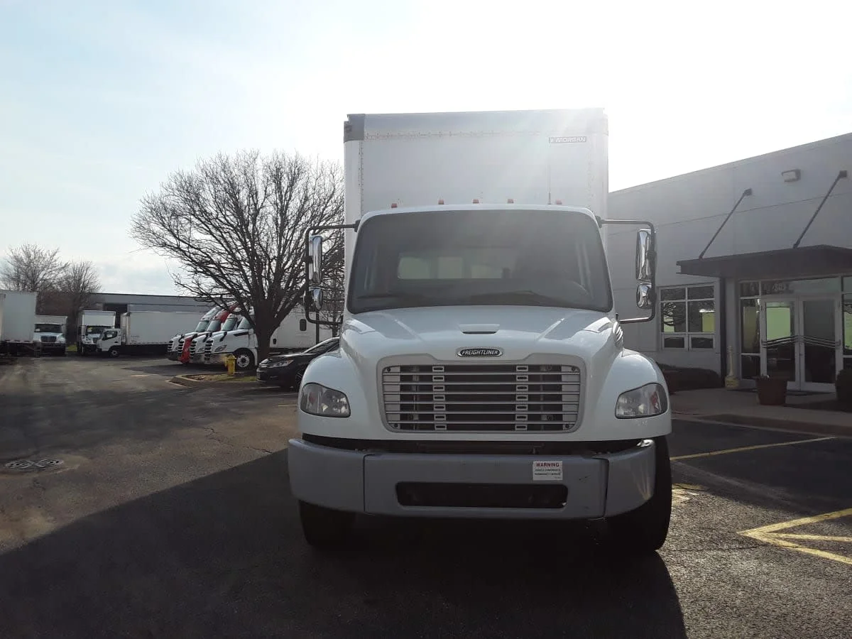 2019 Freightliner M2 106 in Bolingbrook, IL — photo 2