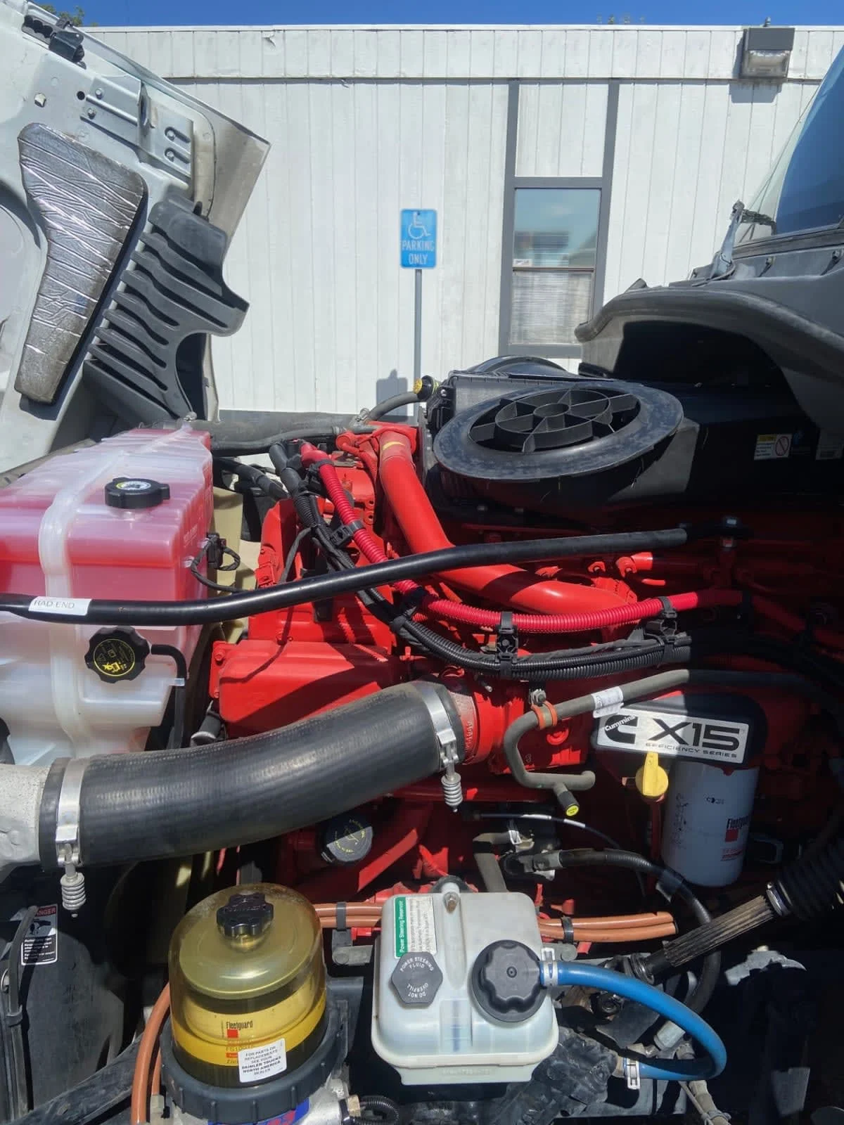 2018 Freightliner Cascadia - image 8