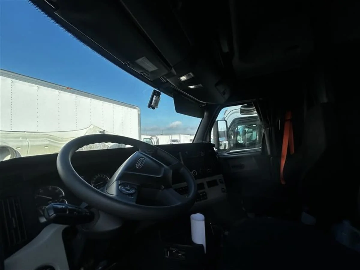 2020 Freightliner Cascadia in Tacoma, WA — photo 7