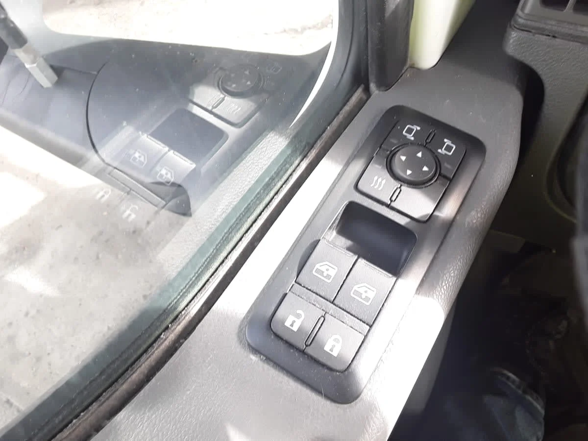 2020 International LT in Hilliard, OH — photo 10