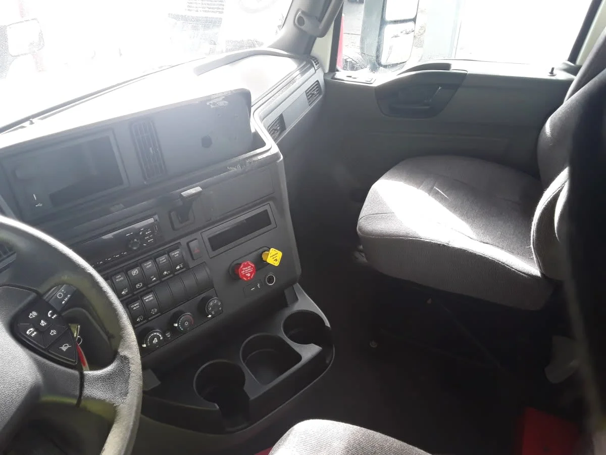 2020 International LT in Hilliard, OH — photo 7