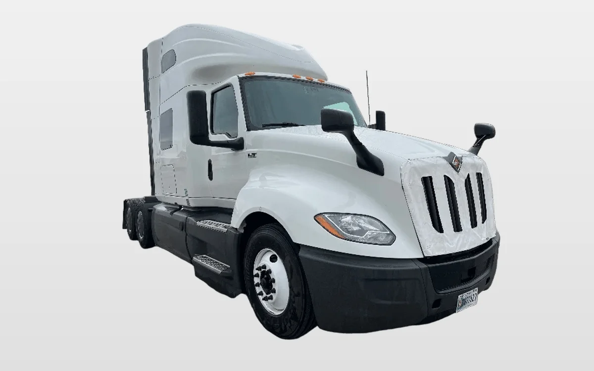 2023 International LT - image 1