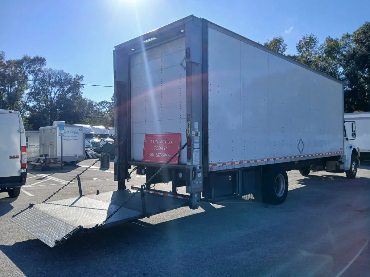 2022 Freightliner M2 106 - image 4