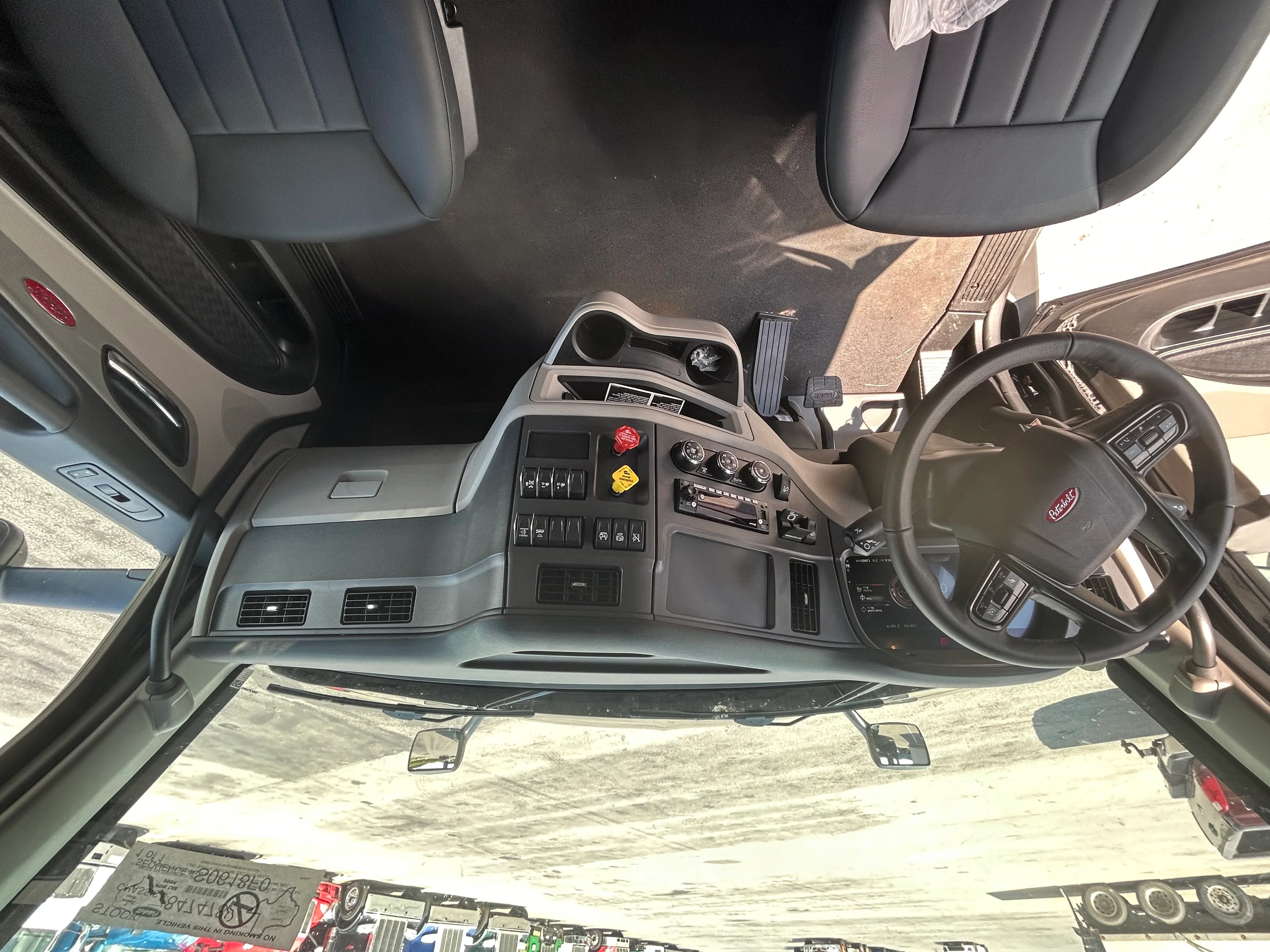 2027 Peterbilt 579 in Allentown, PA — photo 10