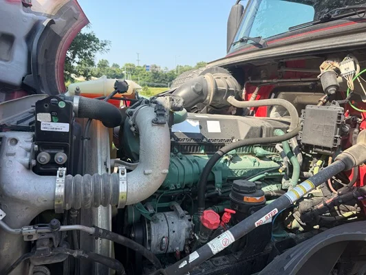 2022 Volvo VNL 760 in Nashville, TN — photo 6