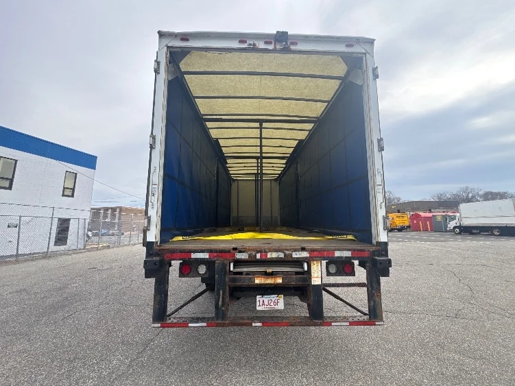 2019 Freightliner M2 106 - image 8